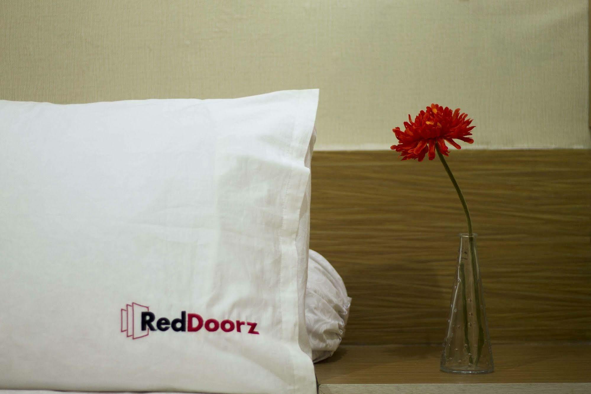 Reddoorz Near Raya Semer تْشانغو المظهر الخارجي الصورة